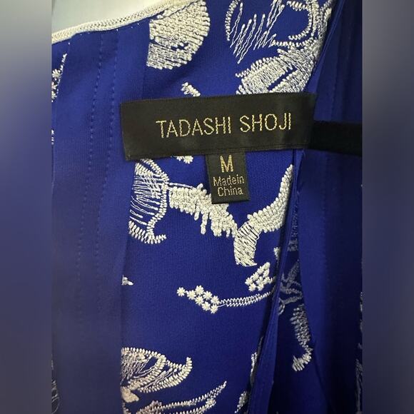 Tadashi Shoji Sleeveless Blue White Floral Embroidered Pleated Dress - Picture 9 of 9